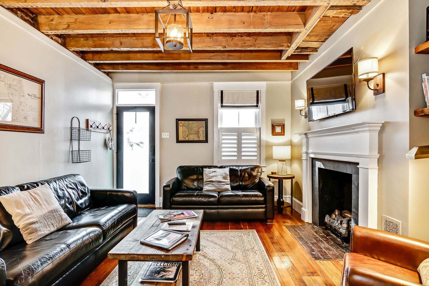 Urban Charm! 4BR/2BR Retreat w/Patio & Parking