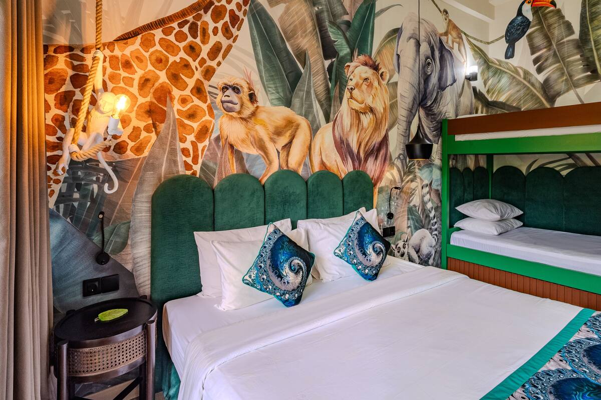 Family Safari Room | ミニバー、デスク、防音設備、WiFi (無料)