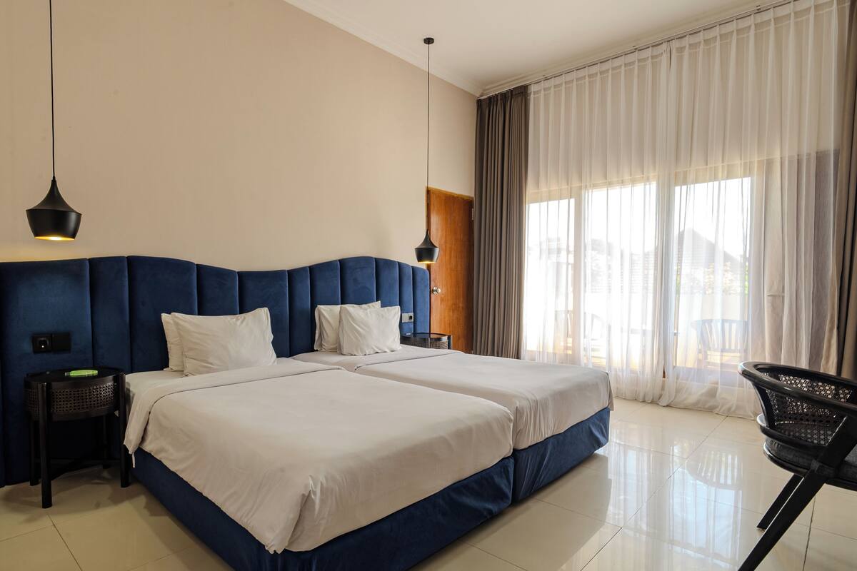 2 Bedroom Interconnecting Pool View | ミニバー、デスク、防音設備、WiFi (無料)