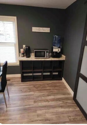 Interior - In-law Suite (Leadwood)