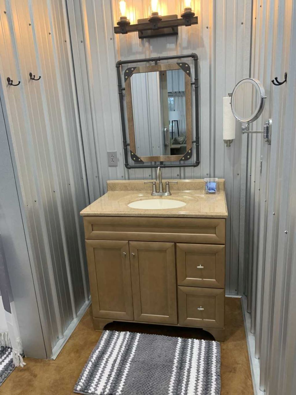 New Studio Apartment!!! Near Beautiful Kentucky Lake.