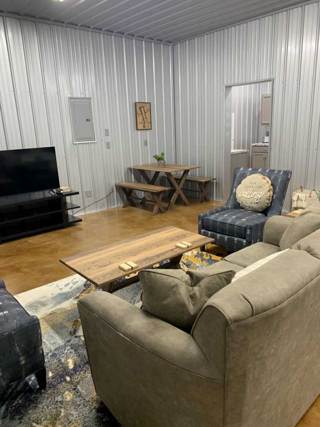 New Studio Apartment!!! Near Beautiful Kentucky Lake.