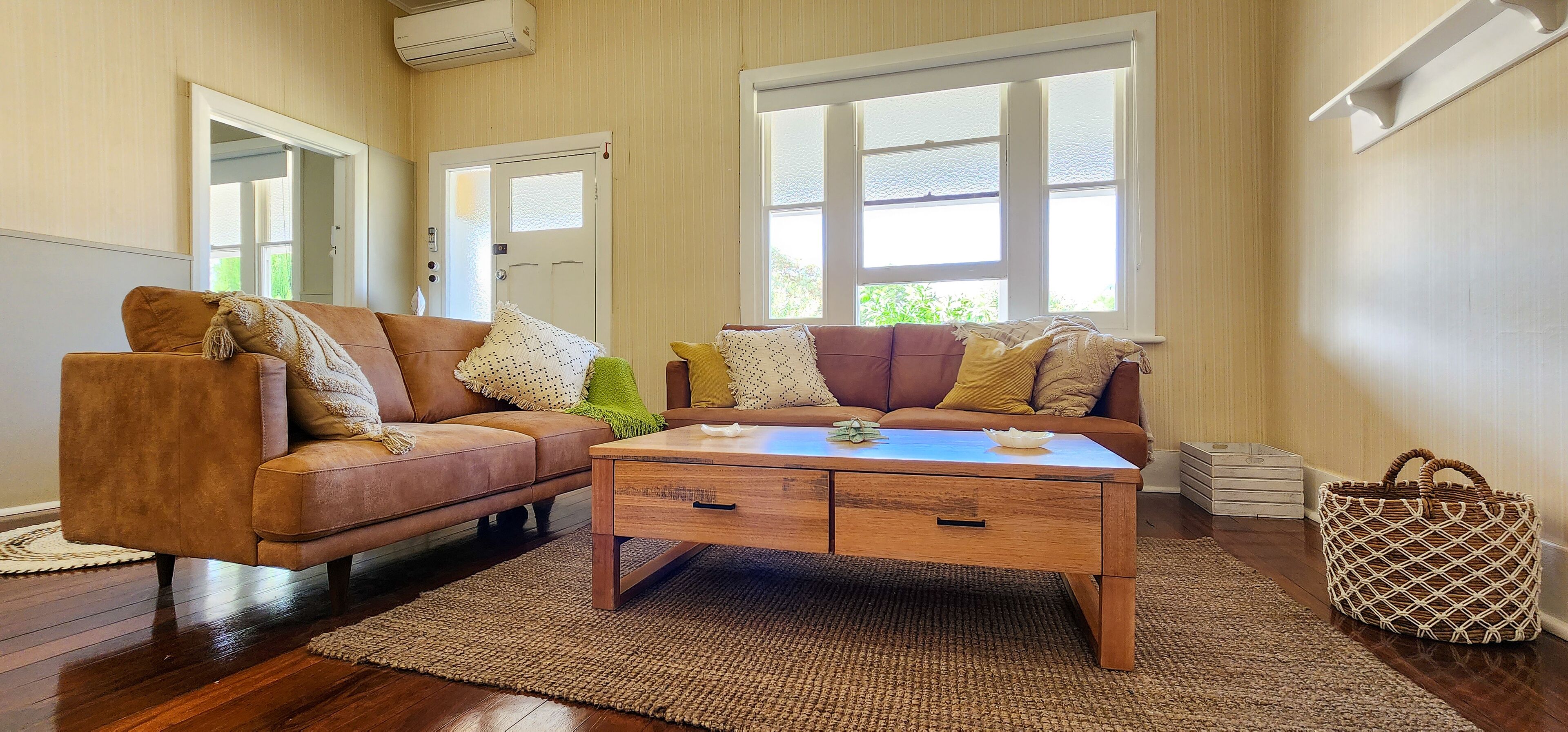 Absolute Waterfront Holiday Home