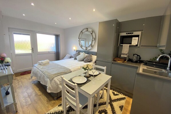 1 soverom, strykejern/-brett, wi-fi og sengetøy