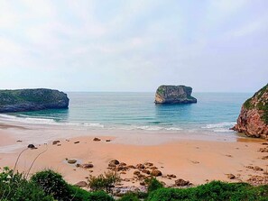 Una playa cerca