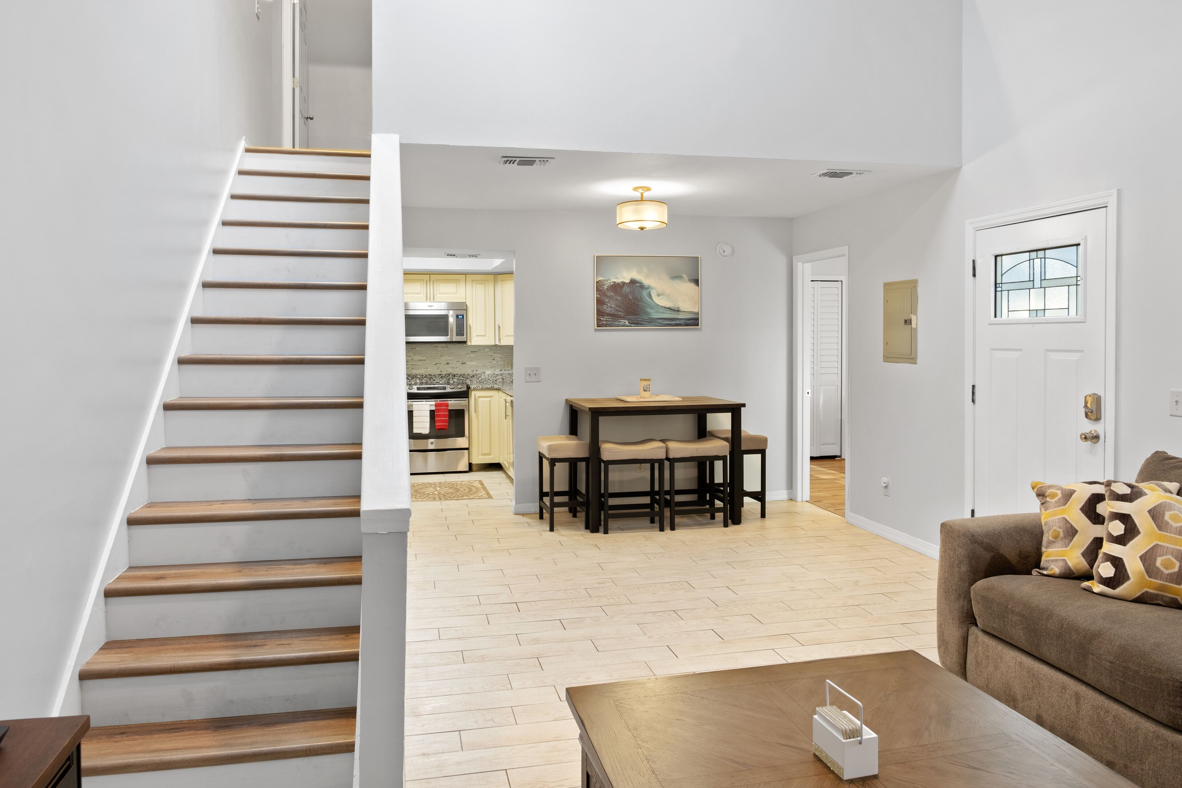 Family and Pet Friendly 2BR Townhome by the Beach