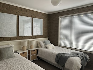 2 bedrooms, iron/ironing board, free WiFi, bed sheets