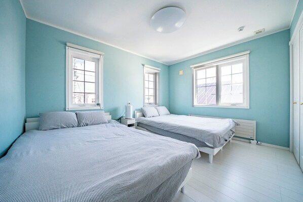 3 bedrooms, desk, free WiFi, bed sheets - THE GARNET HIGASHIKAWA (Higashikawa)