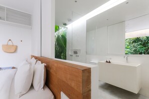 Luxury Villa, 2 Bedrooms | Egyptian cotton sheets, premium bedding, minibar, in-room safe
