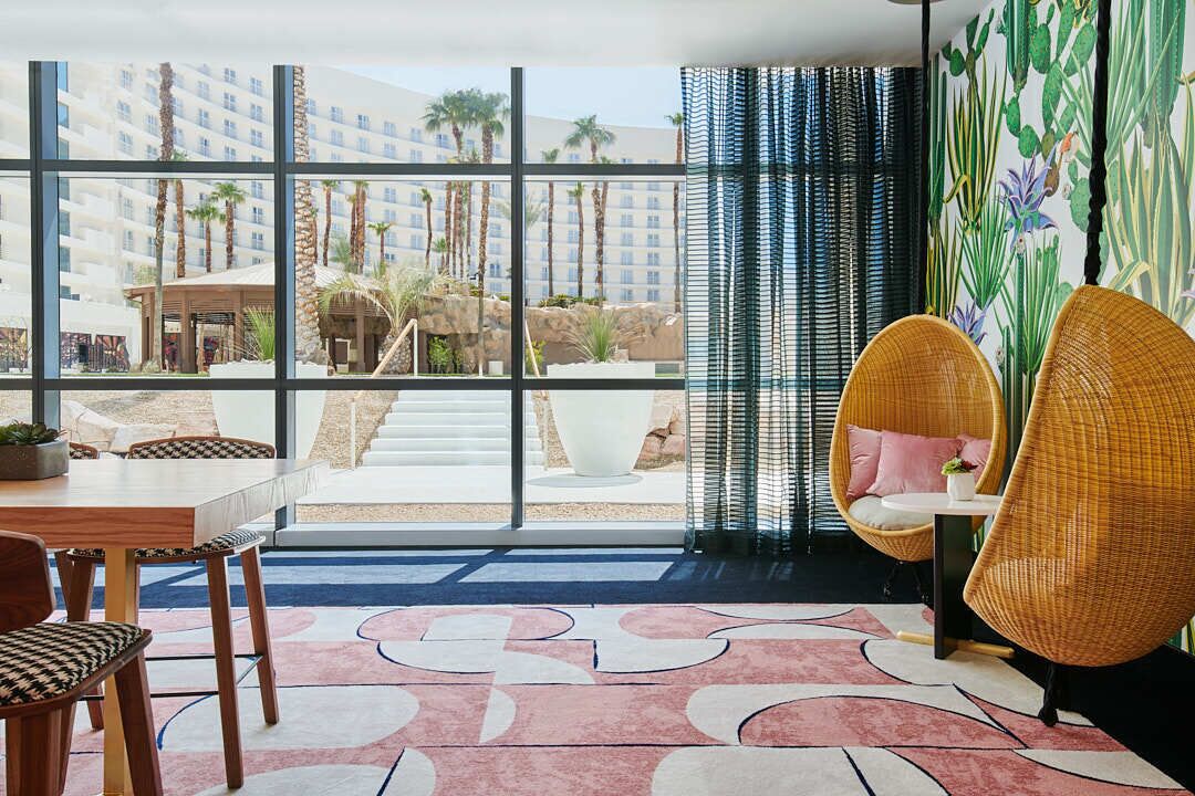 King Room at a 4⭐️ Hotel