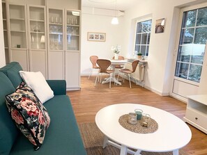 TV, table tennis, stereo