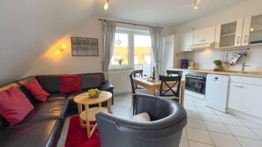 Unclassified image, 4 of 15, button