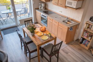 Unclassified image, 3 of 12, button