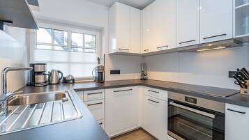 Køleskab, ovn, kogeplade, opvaskemaskine