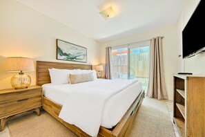 4 bedrooms, iron/ironing board, travel cot, free WiFi - Private Pool Oasis/hot tub/fenced yard/pet friendly/close to beach (San Diego)