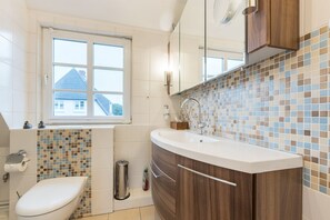 Unclassified image, 5 of 21, button