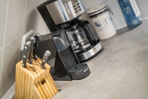 Unclassified image, 4 of 21, button