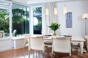 Unclassified image, 3 of 26, button