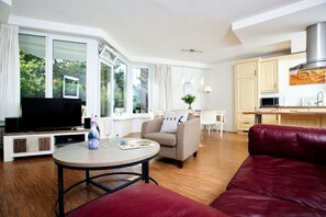 Unclassified image, 2 of 26, button