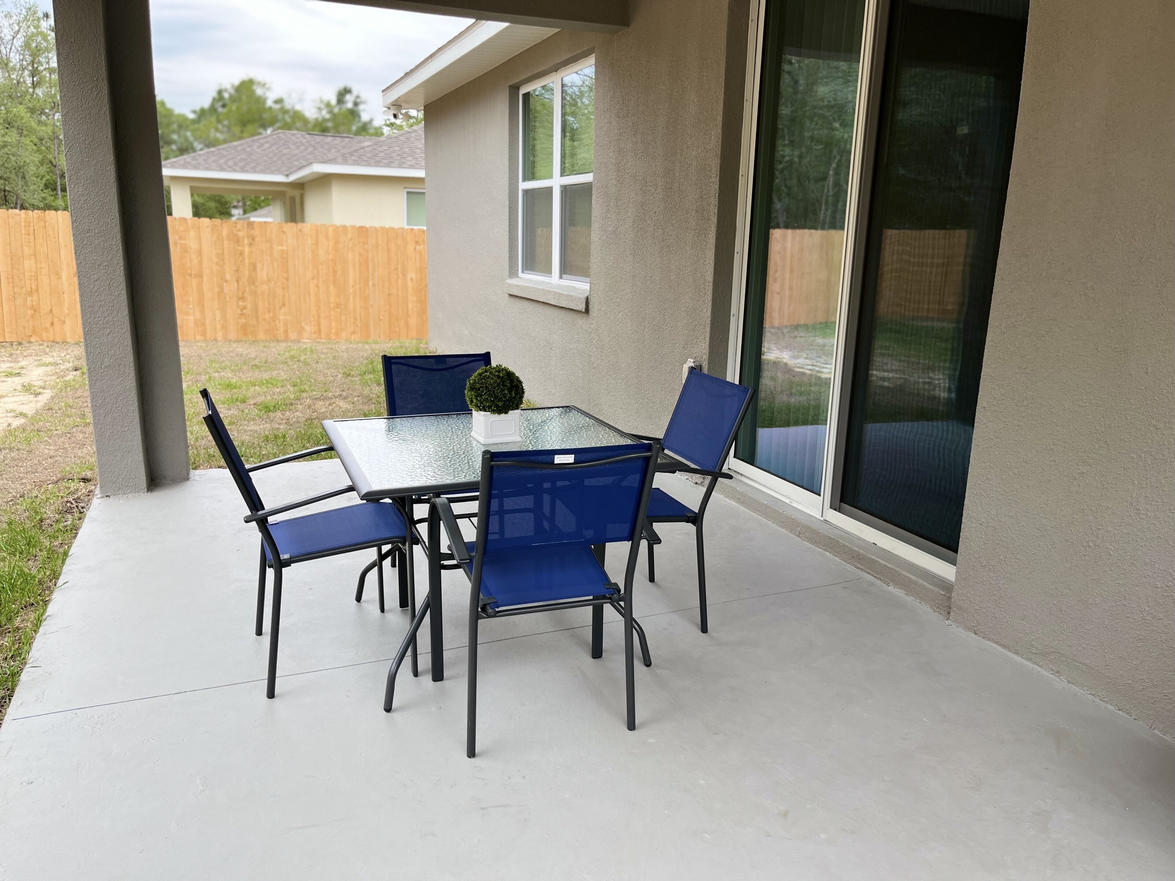 Outdoor dining