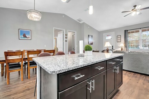 Perfect Getaway Home, Close to Rainbow Springs!