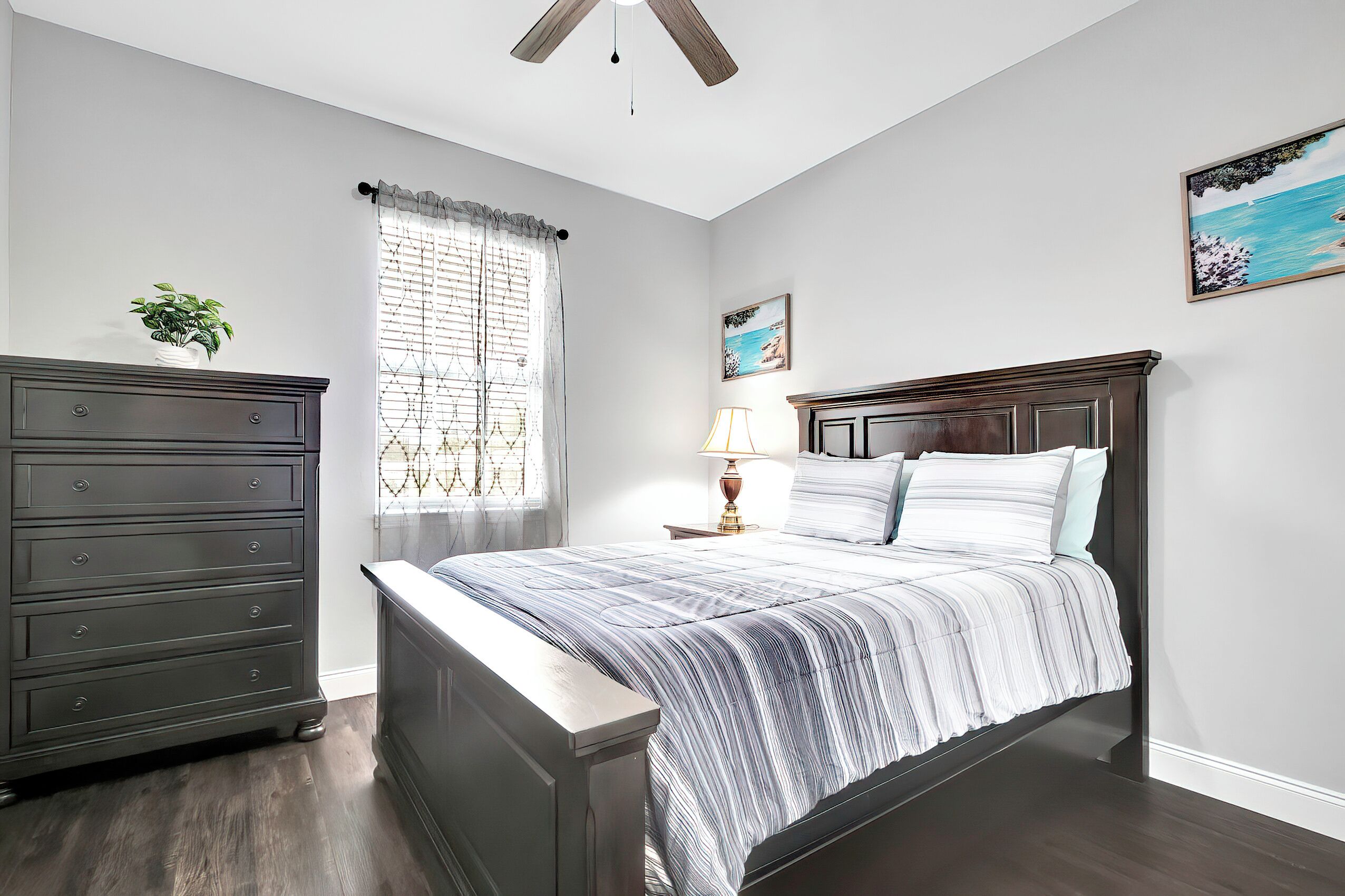 3 bedrooms, iron/ironing board, WiFi (free), bed sheets