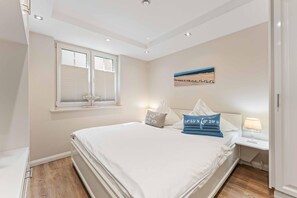 2 bedrooms, iron/ironing board, WiFi, bed sheets - Marla App. 1 - 3-room apartment with terrace. - Only 400 meters to the beach. (Sylt)