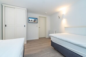 Unclassified image, 2 of 24, button