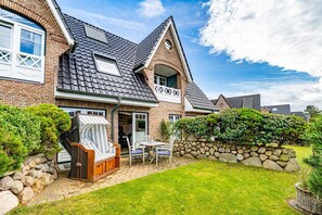 Unclassified image, 5 of 22, button