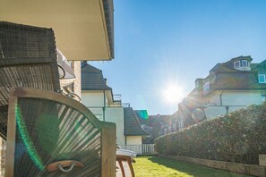 Unclassified image, 4 of 12, button