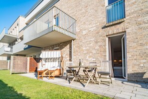 Unclassified image, 5 of 12, button