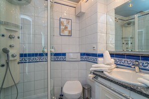 Shower, hair dryer, towels - Margaretheneck App. 5 - 2-room vacation apartment close to the beach for max. 2 people (Sylt)