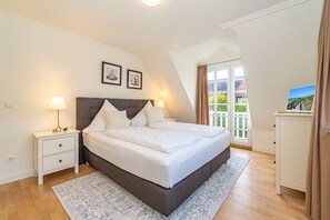 3 Schlafzimmer, Schreibtisch, Bügeleisen/Bügelbrett, WLAN