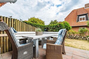 Outdoor dining - Constantin - 3-room vacation apartment for up to 4 people with garden and (Sylt)