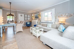 Unclassified image, 2 of 26, button