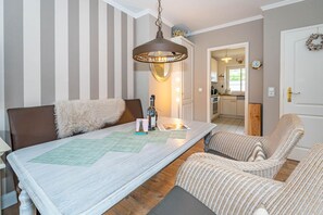 Unclassified image, 5 of 26, button