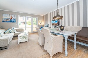 Unclassified image, 4 of 26, button