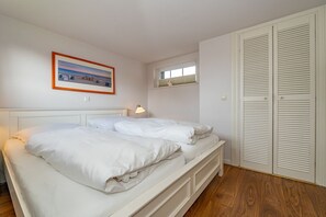 Unclassified image, 3 of 19, button