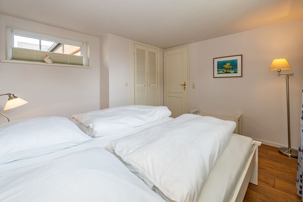 Unclassified image, 1 of 19, button