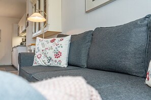 Unclassified image, 4 of 19, button