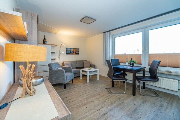 Unclassified image, 1 of 17, button