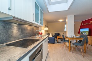 Réfrigérateur, four, plaque de cuisson, lave-vaisselle