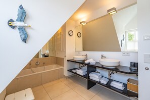 Unclassified image, 3 of 35, button