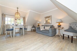 Unclassified image, 2 of 14, button