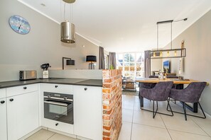 Geladeira, fogão, cooktop, lava-louças