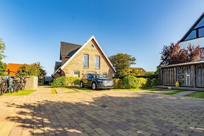 Property grounds - Beach House Two - Holiday home for up to 2 people with terrace in (Sylt)