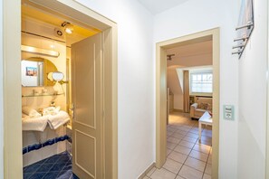 Unclassified image, 4 of 17, button