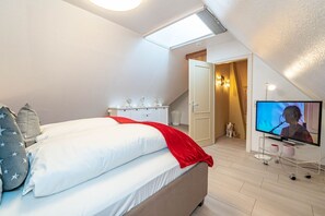 Unclassified image, 4 of 16, button