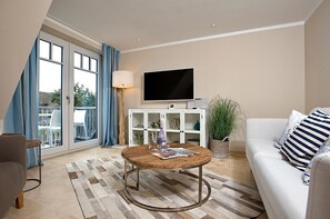 Unclassified image, 3 of 21, button