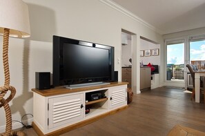 Télévision, lecteur de DVD, chaßne hi-fi